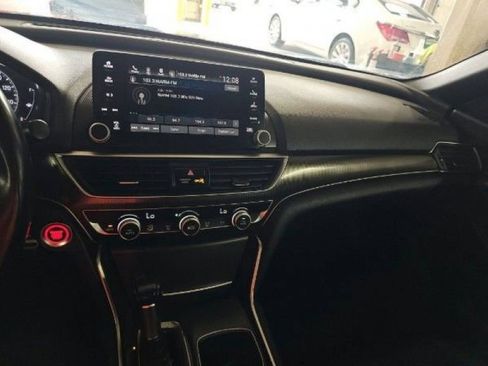 Used 2018 Honda Accord Sport image 12
