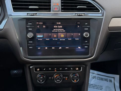 Used 2019 Volkswagen Tiguan SE w/ Panoramic Sunroof Package AWD/4WD image 14