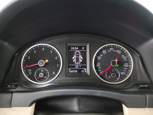 Used 2017 Volkswagen Tiguan S image 22