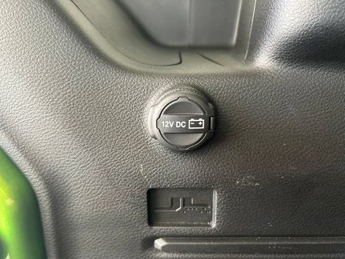 Used 2026 Jeep Wrangler Unlimited Rubicon AWD/4WD image 38