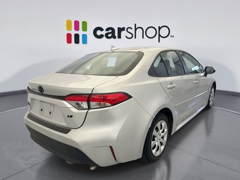 Used 2025 Toyota Corolla LE FWD image 5