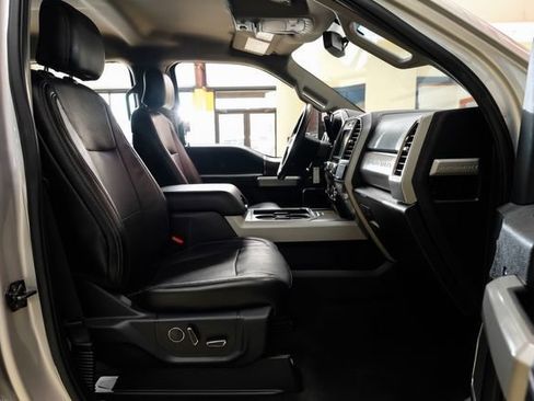 Used 2017 Ford F250 Lariat w/ Lariat Value Package AWD/4WD image 38