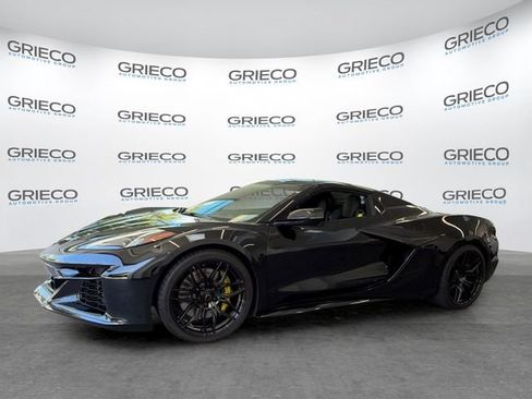 Used 2023 Chevrolet Corvette Z06 w/ Stealth Interior Trim Package RWD image 3