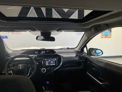 Used 2018 Toyota Prius C One image 20