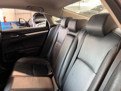 Used 2016 Honda Civic Touring image 18