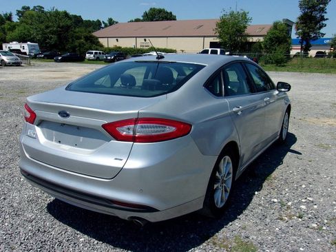 Used 2016 Ford Fusion SE FWD image 7