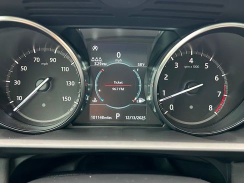 Used 2019 Land Rover Discovery SE image 21