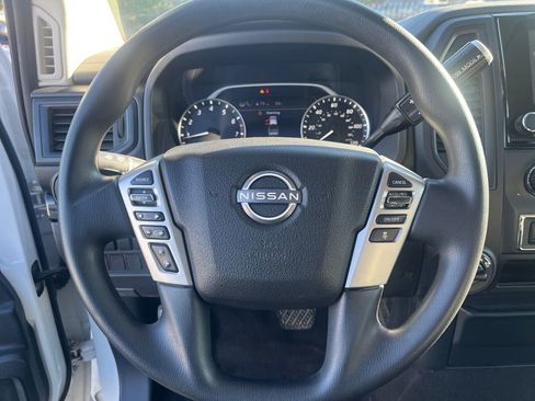 Used 2023 Nissan Titan SV image 21