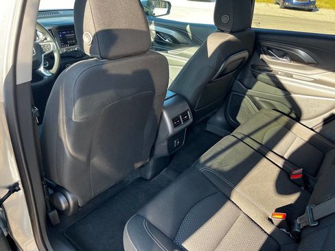 Used 2024 GMC Terrain SLE image 31