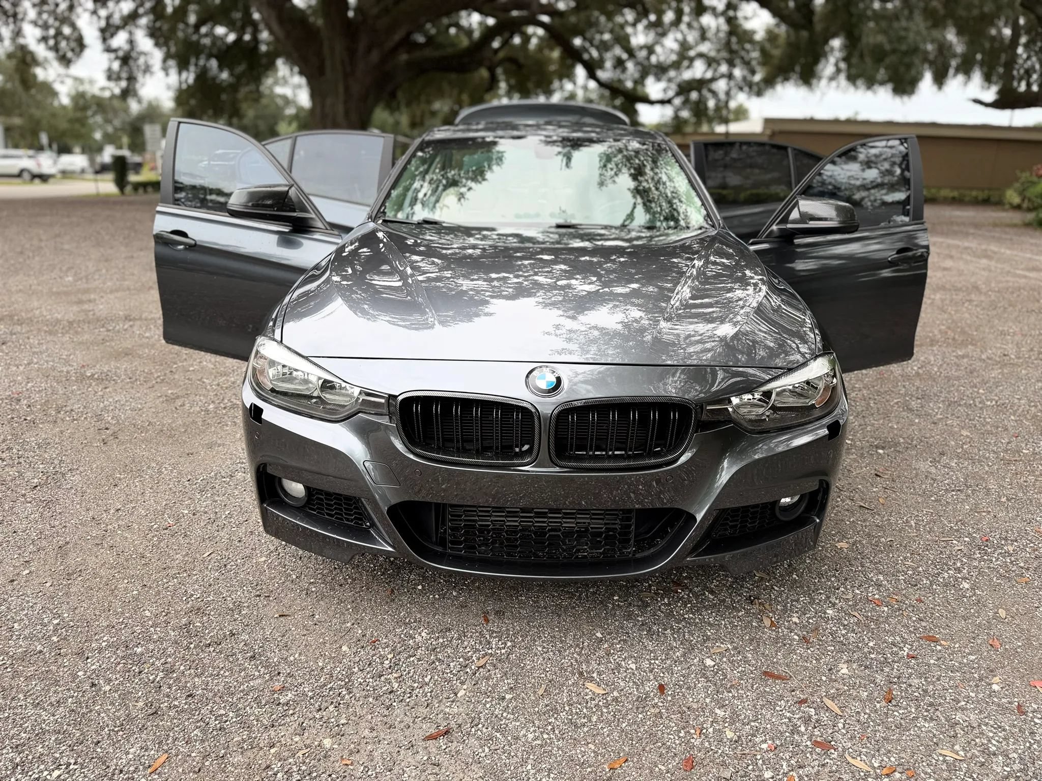 Used 2017 BMW 320i Sedan RWD image 2