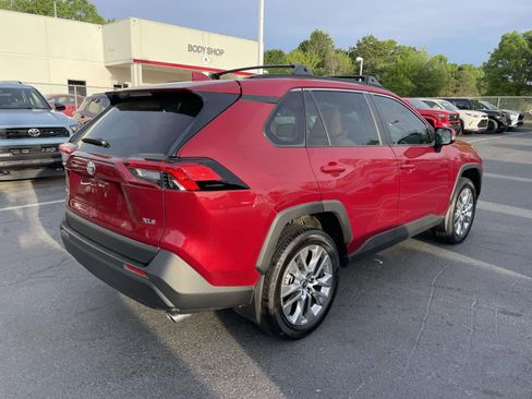 Used 2025 Toyota RAV4 XLE Premium image 8