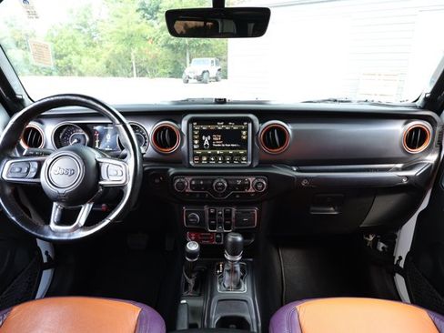 Used 2022 Jeep Gladiator Mojave w/ Cold Weather Group AWD/4WD image 29