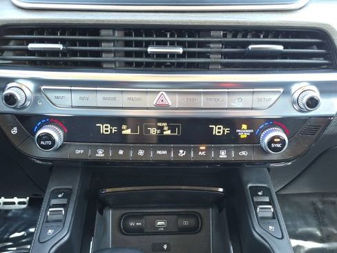 Used 2022 Kia Telluride SX w/ SX Prestige Package image 38