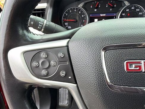 Used 2021 GMC Acadia SLT w/ Preferred Package image 26