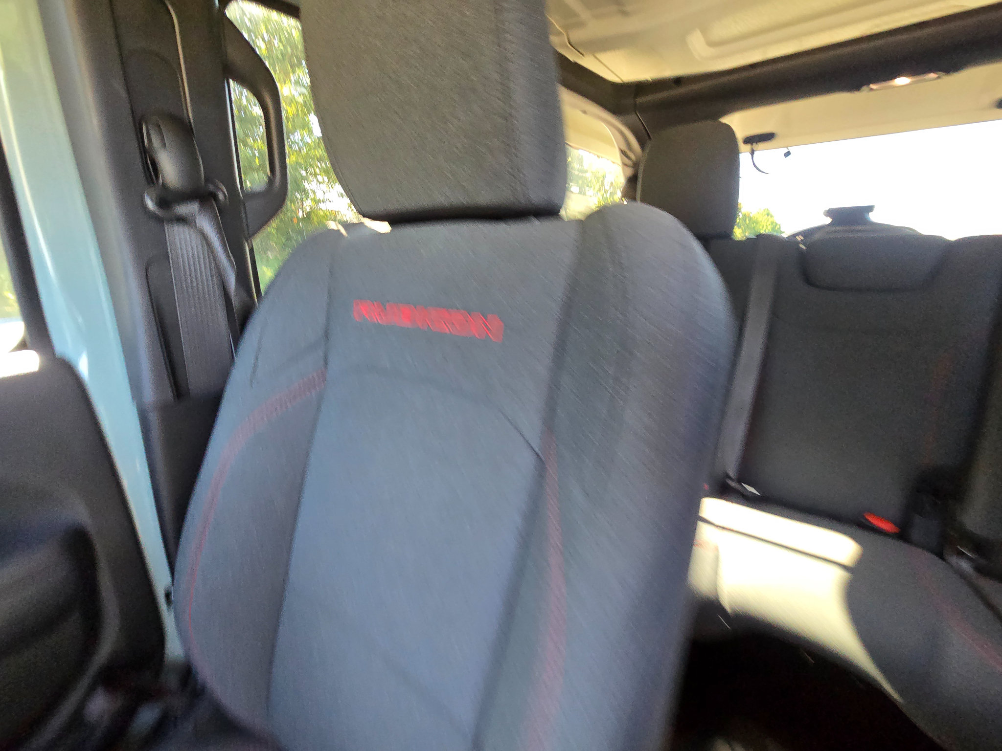 Used 2024 Jeep Wrangler Unlimited Rubicon w/ Convenience Group AWD/4WD image 14