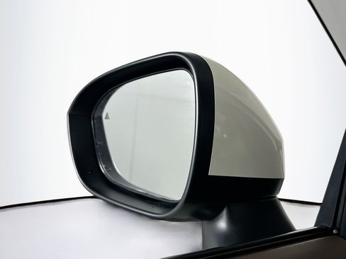 Used 2023 Nissan Rogue SV FWD image 16