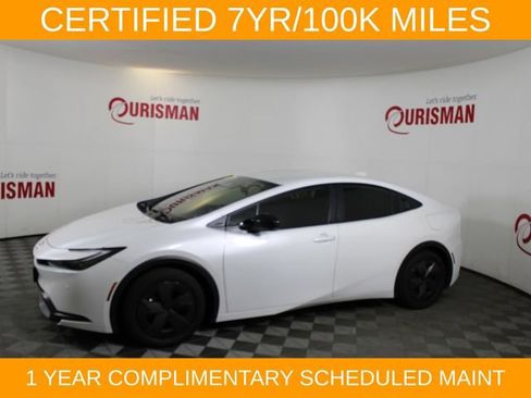 Used 2025 Toyota Prius LE FWD image 4