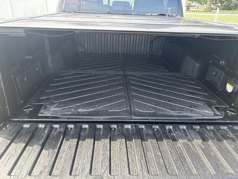 Used 2017 Toyota Tacoma Limited w/ Tow Package AWD/4WD image 11
