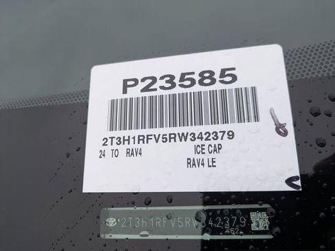 Used 2024 Toyota RAV4 LE image 33