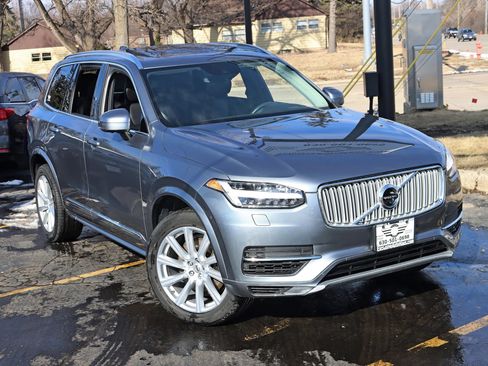 Used 2016 Volvo XC90 T8 Inscription w/ Protection Package Plus AWD/4WD image 7