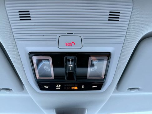 New 2025 Volkswagen ID. Buzz 1st Edition image 25