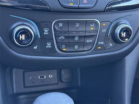 Used 2023 Chevrolet Equinox RS image 23