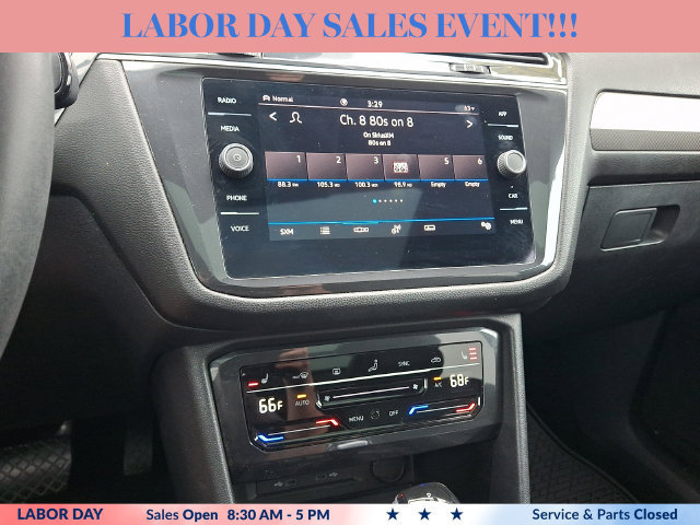 Used 2023 Volkswagen Tiguan SE w/ Panoramic Sunroof Package AWD/4WD image 23