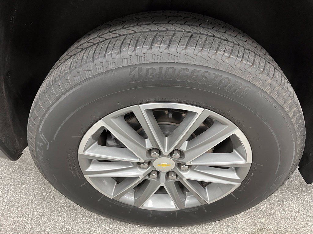 Used 2023 Chevrolet Traverse LT AWD/4WD image 17
