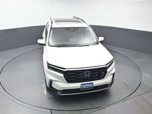 Used 2023 Honda Pilot Elite image 47