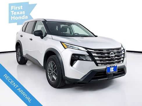 Used 2024 Nissan Rogue S FWD image 1