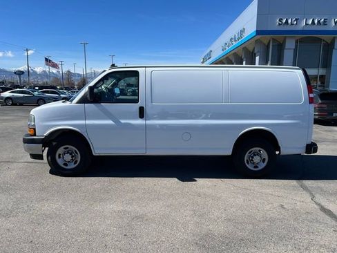 Used 2022 Chevrolet Express 2500 w/ Driver Convenience Package image 14