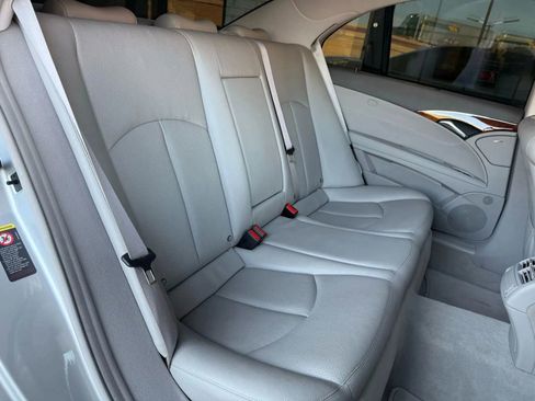 Used 2005 Mercedes-Benz E 320 Sedan image 28