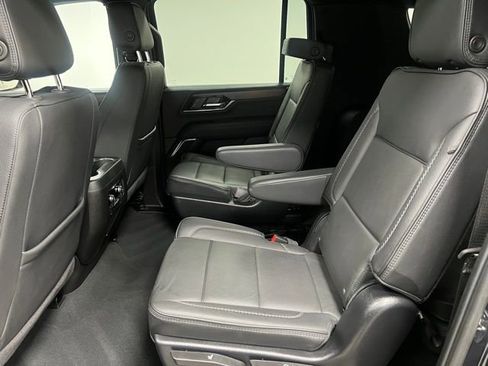 Used 2025 GMC Yukon XL Denali image 45