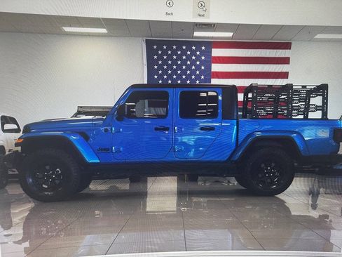 Used 2022 Jeep Gladiator Sport AWD/4WD image 17