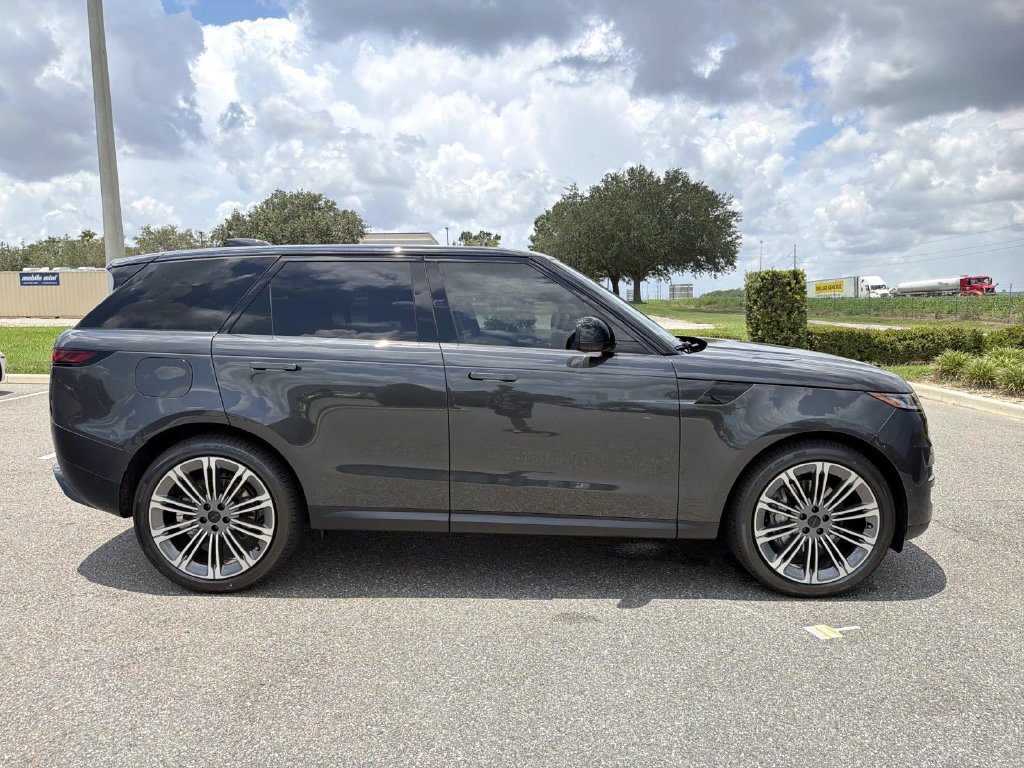 New 2026 Land Rover Range Rover Sport SE AWD/4WD image 6