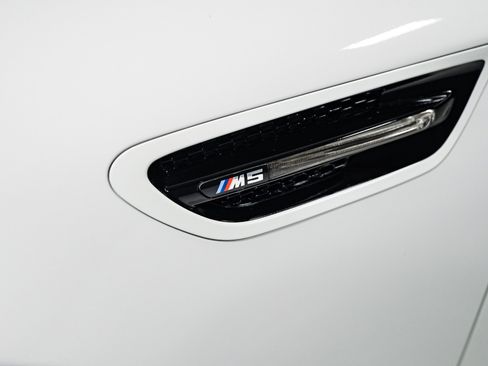 Used 2014 BMW M5 Competition image 9