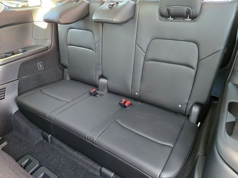 New 2026 Nissan Pathfinder SL FWD image 9