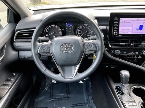 Certified 2024 Toyota Camry SE image 5