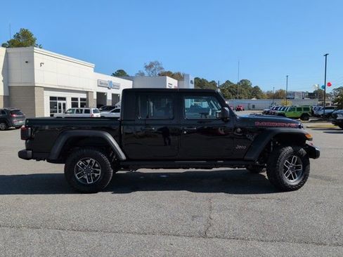 New 2026 Jeep Gladiator Mojave image 3