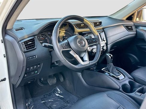 Used 2020 Nissan Rogue SL image 9
