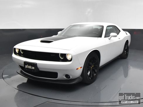 Used 2020 Dodge Challenger GT RWD image 46