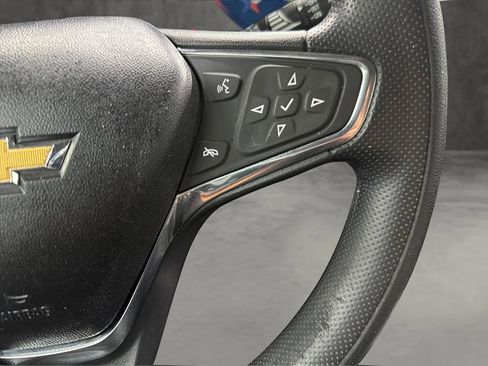 Used 2020 Chevrolet Equinox LS image 24