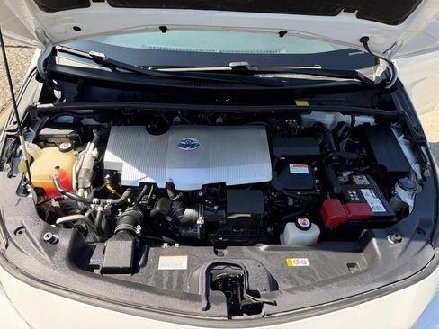 Used 2018 Toyota Prius Prime Plus FWD image 25