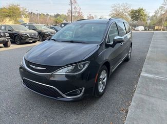 Used 2020 Chrysler Pacifica Limited video 1