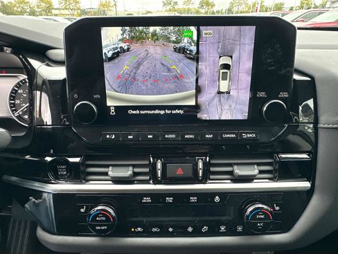 New 2025 Nissan Pathfinder SL image 35