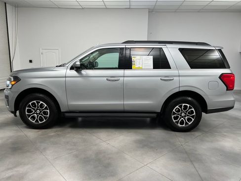 Used 2024 Ford Expedition XLT RWD image 5