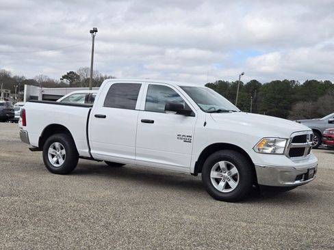Used 2023 RAM 1500 Classic SLT w/ Electronics Group image 4