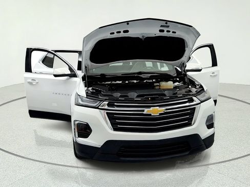 Certified 2023 Chevrolet Traverse LT FWD image 15