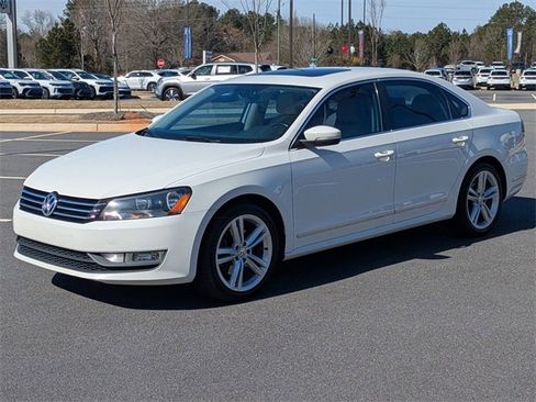 Used 2015 Volkswagen Passat 1.8T SE image 8