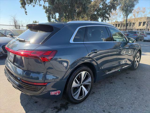 Used 2024 Audi Q8 e-tron Premium Plus w/ Premium Plus Package AWD/4WD image 3